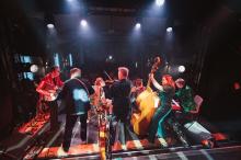 Gammaldansgruppa Madam Jam opptrer under Folkemusikkveka i Ål i 2025. Foto: Anders Lillebo