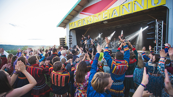 Márkomeannu i Gállogieddi er ein av festivalene eit nytt forskingsprosjekt skal sjå nærmare på med støtte frå Kulturrådet. Foto: Steve Nilsen