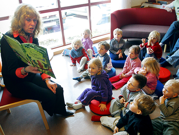 Formidling på Gjerdrum bibliotek. Foto: Bjørn Djupvik