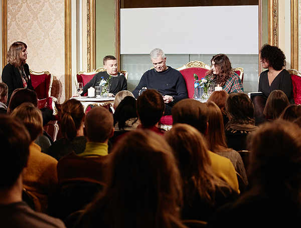 Kjersti Horn, Jørn Mortensen, Britt Kramvig og Camara Joof satt i panelet. Foto: Marta Anna Løvberg